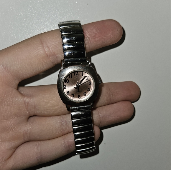 Watch and necklace set - Picture 2 of 3